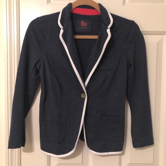 Blazer - Picture 1 of 4